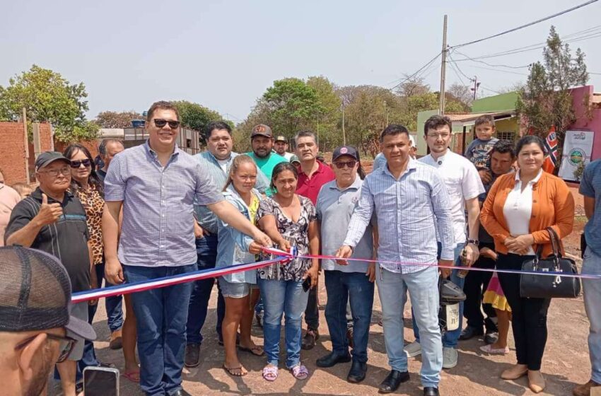  Gobernador de Amambay Inaugura Empedrado en la Fracción Santa Ana.