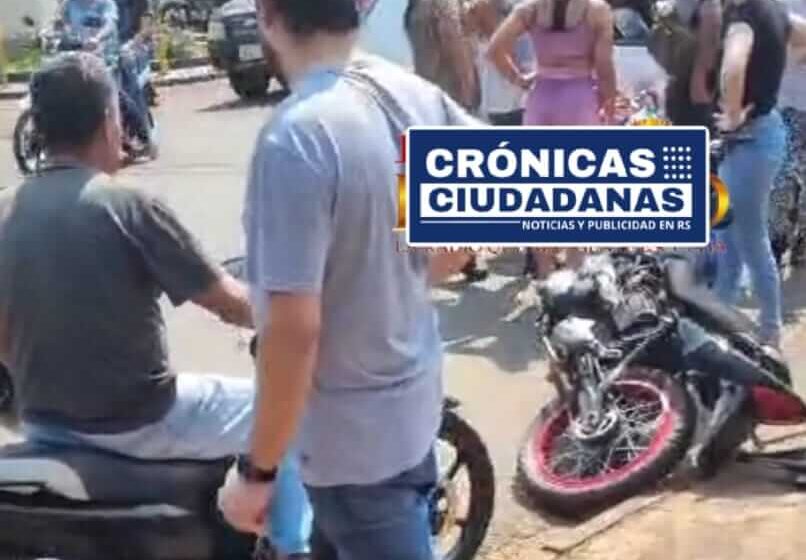  Accidente tránsito: Menor de 16 años en una motocicleta chocó contra un automóvil.