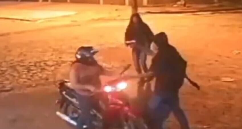  Delincuentes roban una motocicleta a dos mujeres en Pedro Juan Caballero