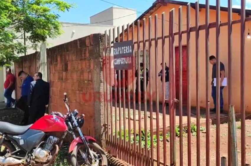  Familiares hallan sin vida a una mujer en su casa, presumen feminicidio.