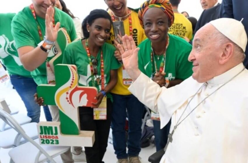  Papa Francisco anima a los jóvenes a no limitarse a “ver y juzgar el mundo tras una pantalla”