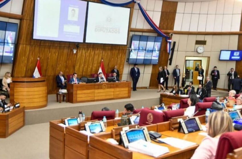  Diputados aprueban proyecto que mantiene el horario de verano todo el año.