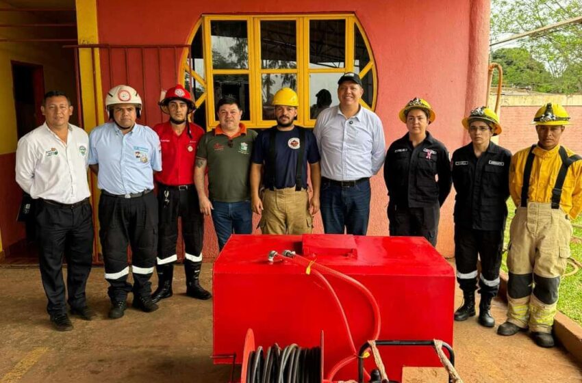  Gobernador del Amambay Entrega Equipamiento a los Bomberos de Capitán Bado