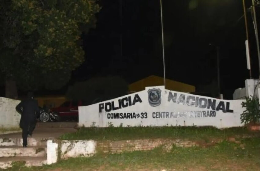  Aspirante a policía dejó la comisaría para ir a pasar la noche con su novio.