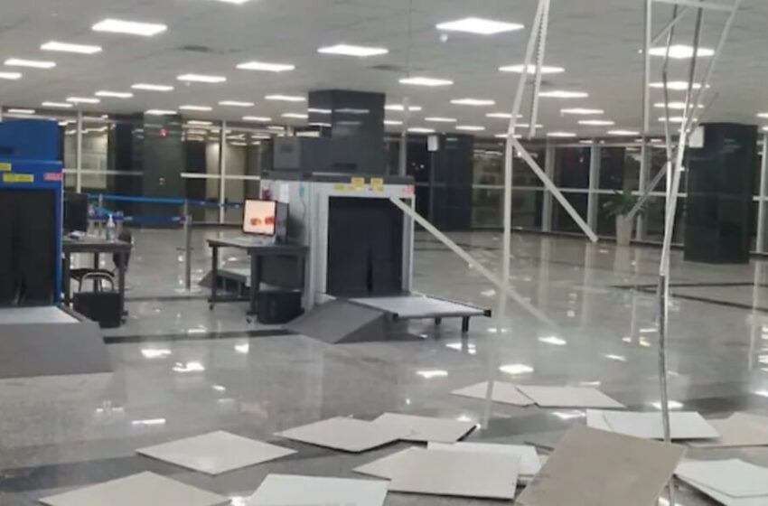  Caída del cielorraso en el aeropuerto: “Es llamativo, es una obra nueva”