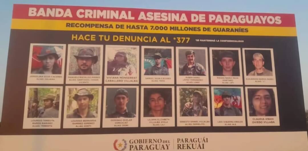 Así se veía el cartel antes de ser destruido por los desconocidos.