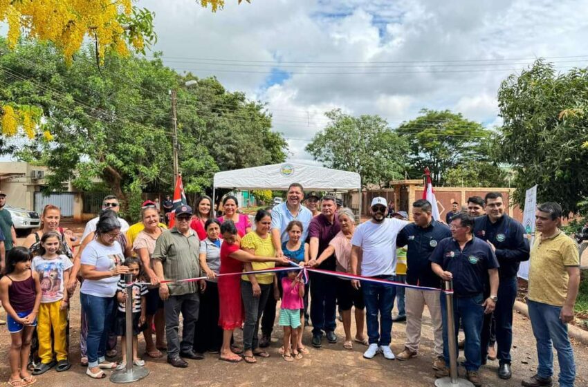  Gobernador Acosta inaugura empedrado en el barrio General Genes de PJC