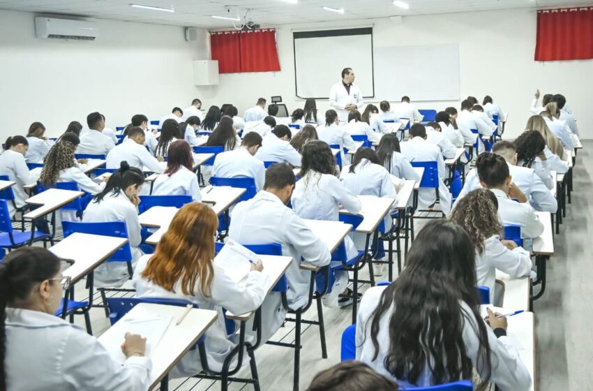  Estudiantes de medicina abandonan cursos en Argentina y migrar a Paraguay por el bajo costo