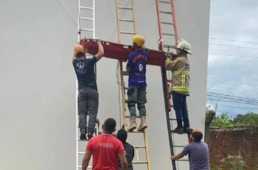  Joven trabajador de 20 años sufre serias quemaduras tras recibir descarga eléctrica