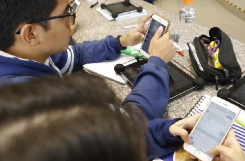  A través de un proyecto buscan prohibir el uso de celulares en las escuelas