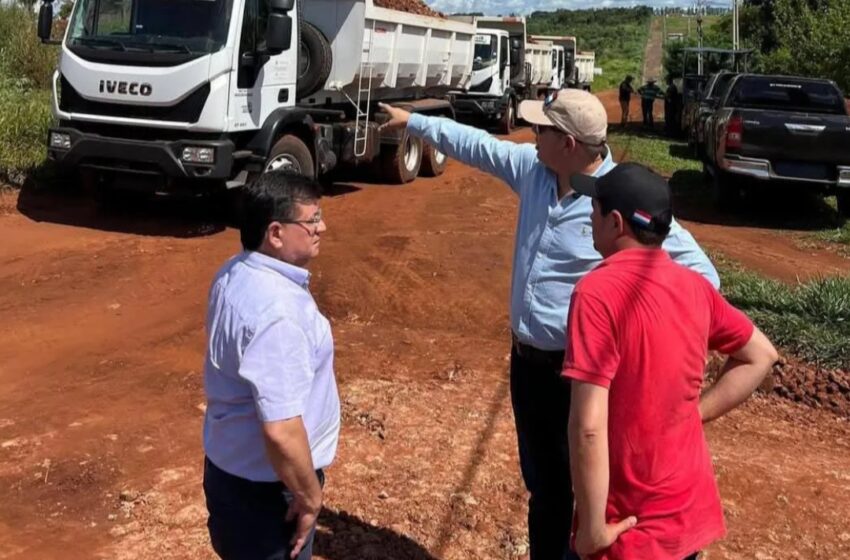  Gobernación de Amambay hizo mejora de caminos en el asentamiento San Gabriel de PJC