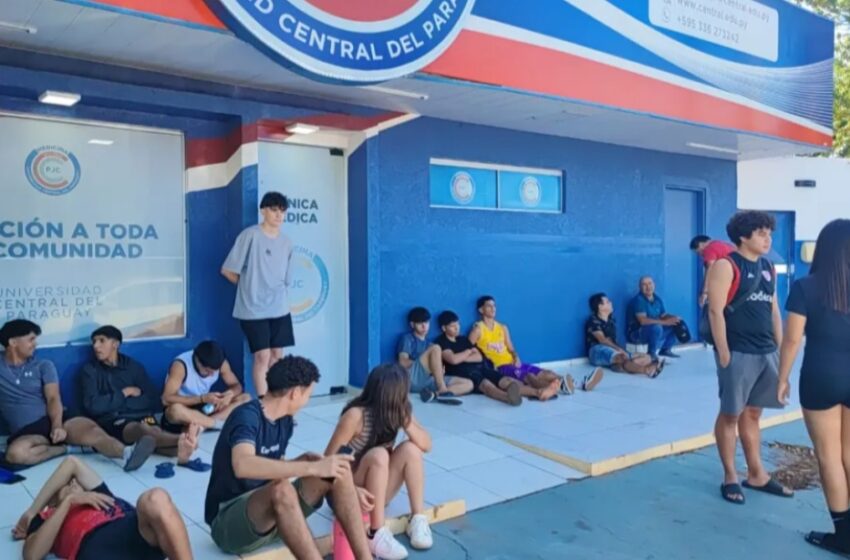  Clínica 3 de la UCP-PJC recibió a atletas de una escuela de voley de Alberdi