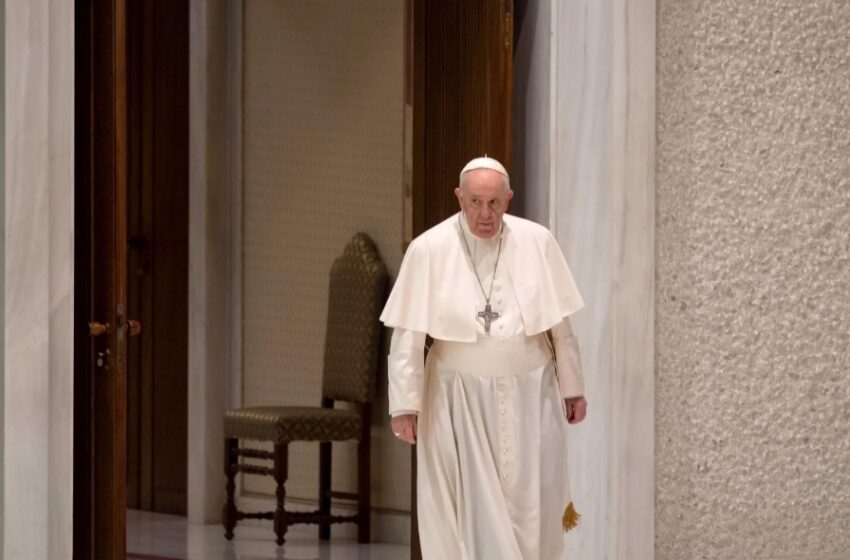  El papa Francisco en las meditaciones del Vía Crucis: “La economía de Dios no mata ni aplasta”