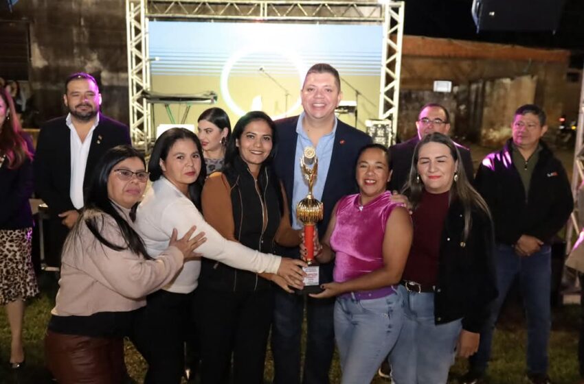  Gobernador Juancho Acosta encabezó emotivo festejo por el Día del Maestro en Amambay