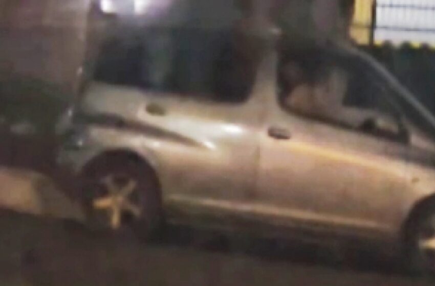  “Ñembiso” en el auto hizo alborotar al rollo en la calle