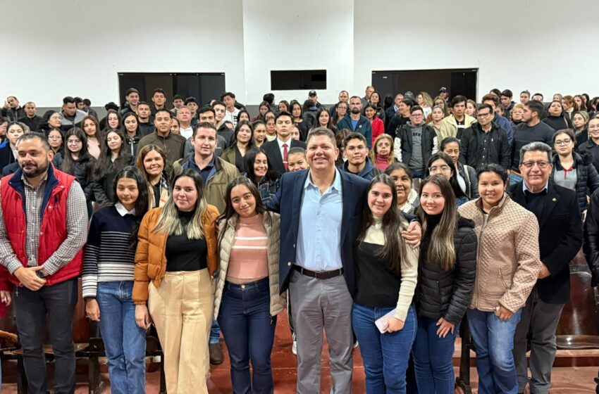  Gobernación de Amambay entrega subsidios a 200 universitarios para impulsar la educación
