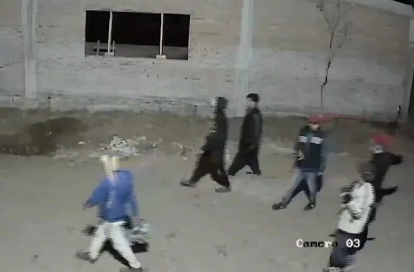  Con una patota y a punta de cuchillo amenazó a su mamá para que le dé plata