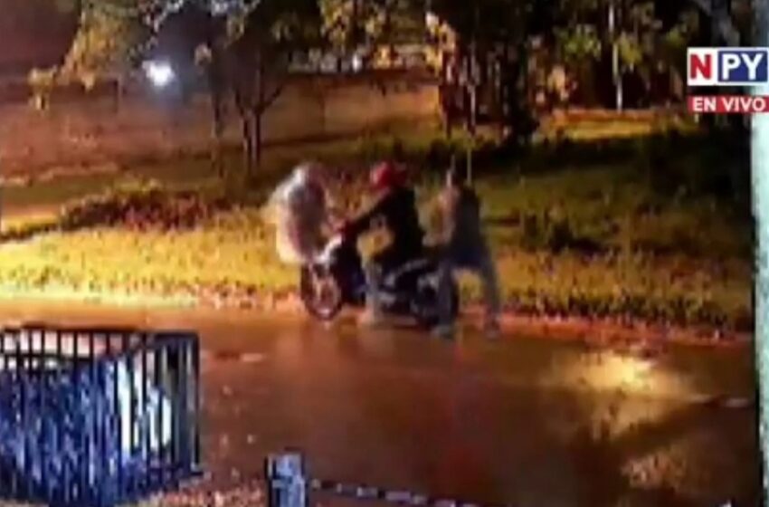  Dos delincuentes echaron a una mujer de su moto: “eikutu chupe”, gritó malevo