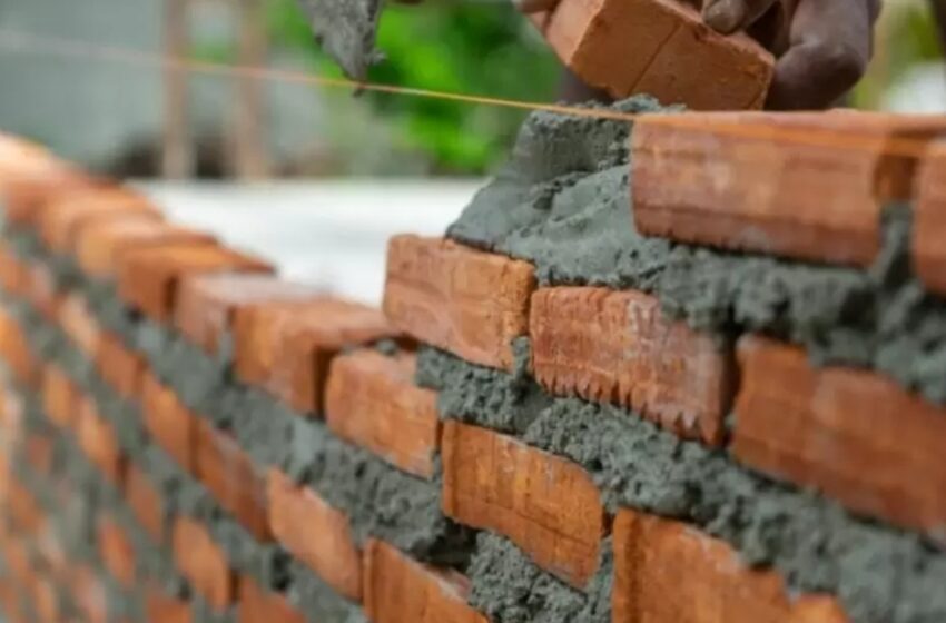  Albañiles celebran su día con solidaridad