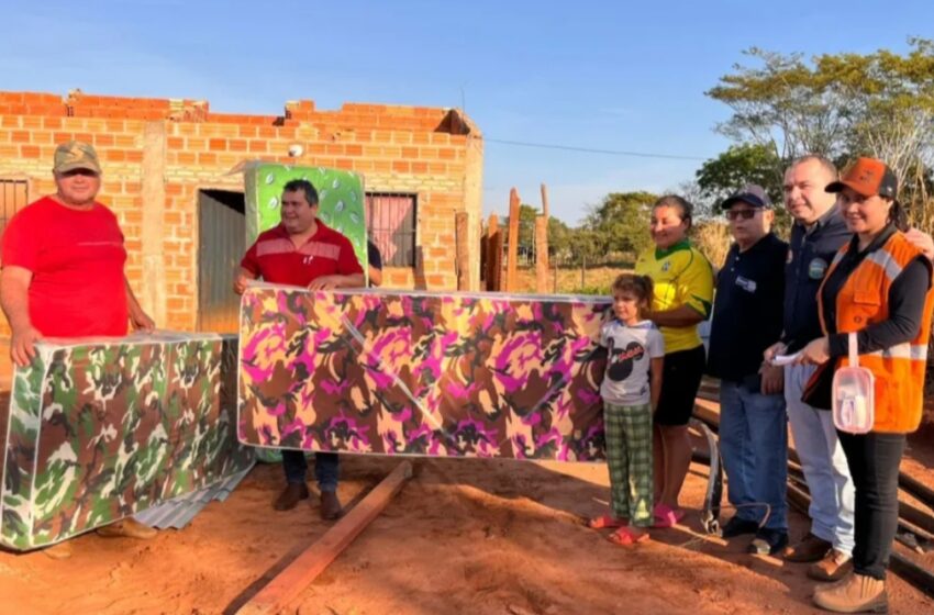  Gobernación de Amambay y SEN asisten a familias damnificadas en Karapaí