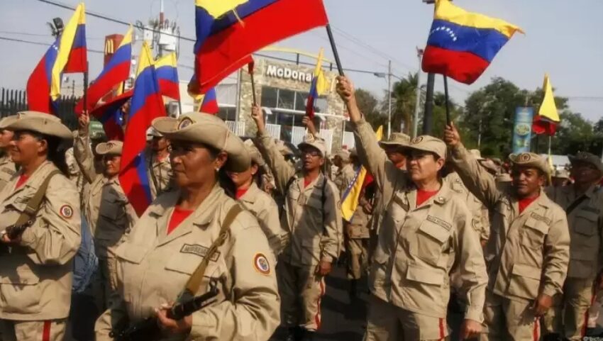  Venezuela: cientos se alistan en milicia a pedido de Maduro