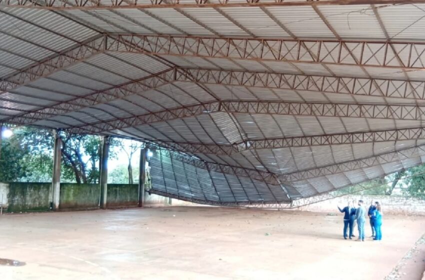  Autorizan demolición de tinglado en escuela de PJC afectada por temporal