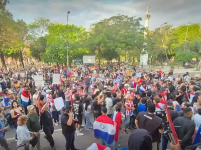  Senadores acusan al Gobierno de vigilar redes y chats de manifestantes