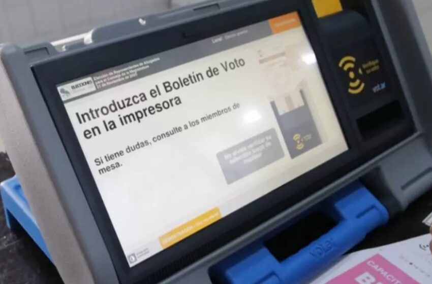 Proponen eliminar uso de máquinas electrónicas en presidenciales y elecciones uninominales