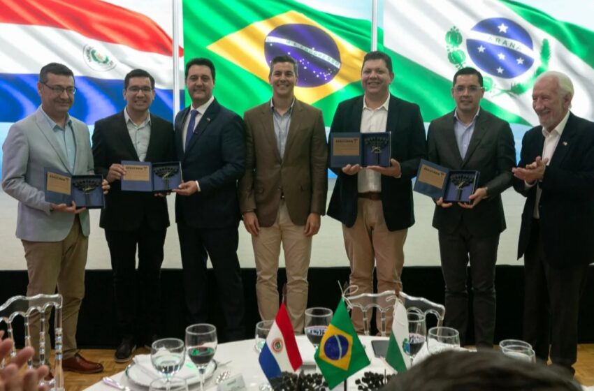  Juancho Acosta y Santiago Peña se reúnen con gobernador de Paraná para fortalecer lazos