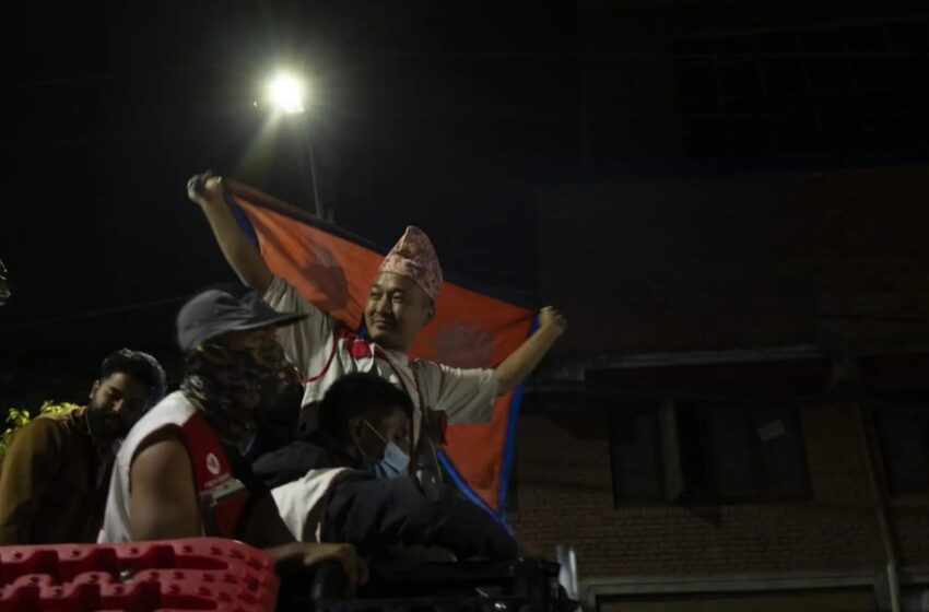  Nepal honra con funerales y luto nacional a las 72 víctimas del levantamiento juvenil