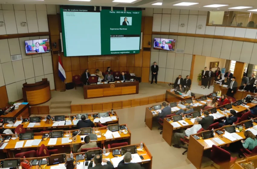  Aprueban ley que protege sueldos de funcionarios públicos