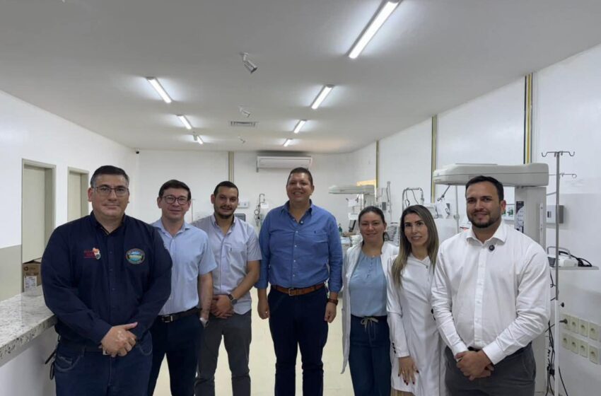  El Gobernador Juancho Acosta verifica avances de la futura terapia neonatal de PJC