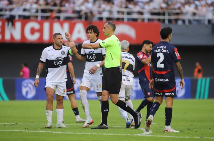  Juan Gabriel Benítez, el árbitro más destacado por segundo año consecutivo