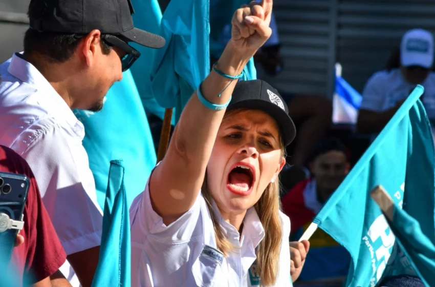  Fan de Bukele lidera el plató de candidatos a gobernar Costa Rica