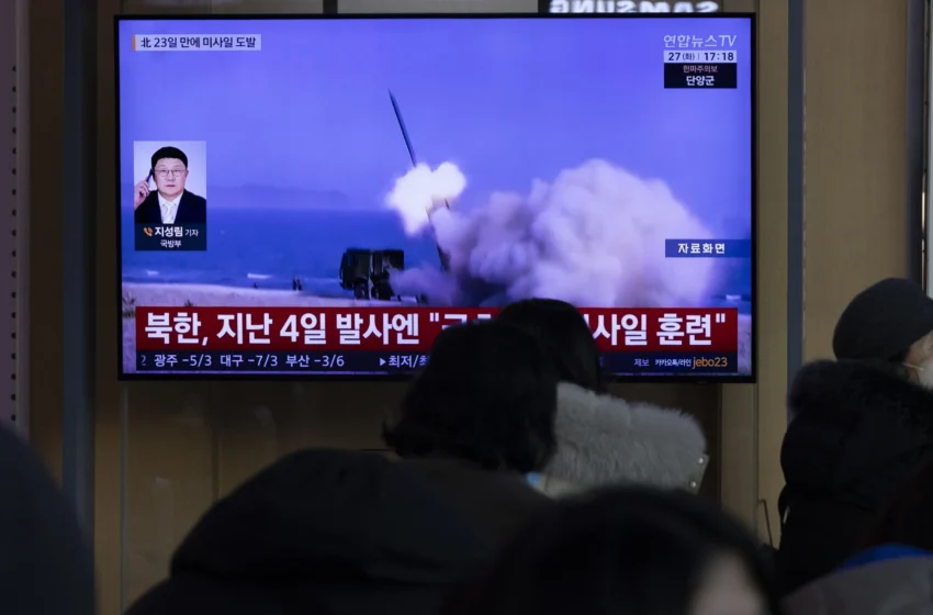  Corea del Norte lanza al menos dos misiles balísticos hacia el mar de Japón