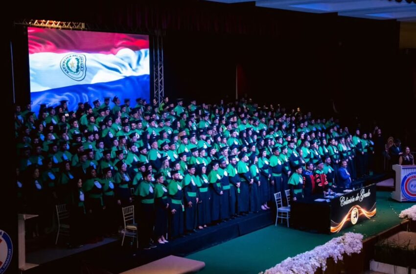  UCP-PJC gradúa a casi 300 nuevos médicos en una emotiva ceremonia de colación