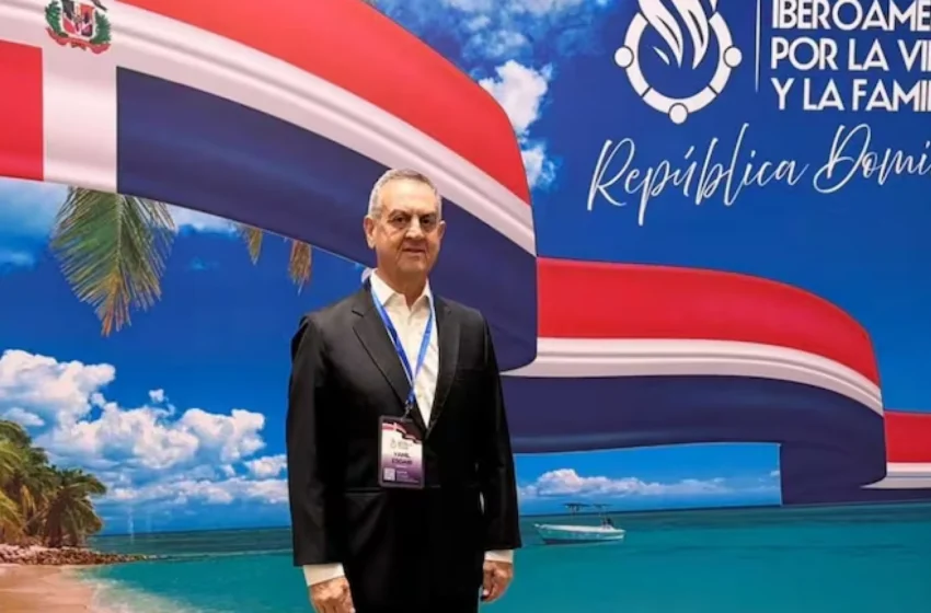  Yamil Esgaib viajó al Caribe, pero con fondos públicos