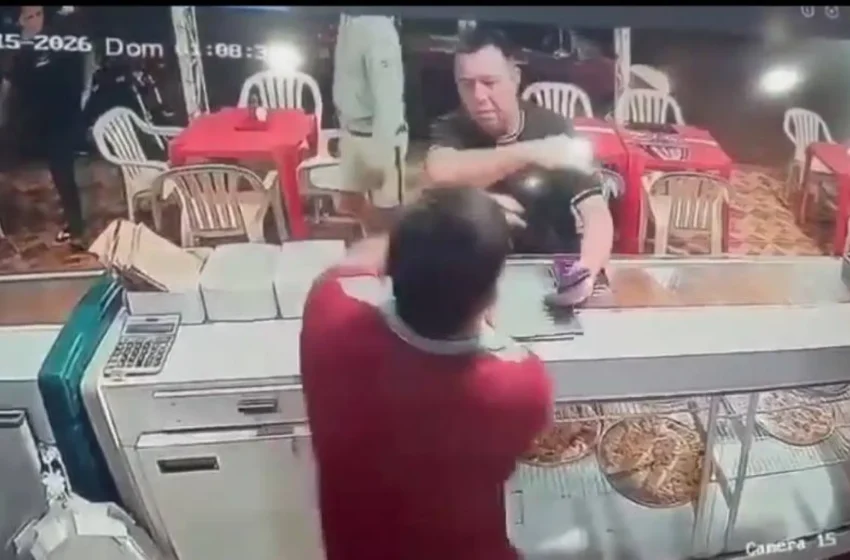  Precandidato colo’o abofeteó a trabajador porque su pizza estaba tardando